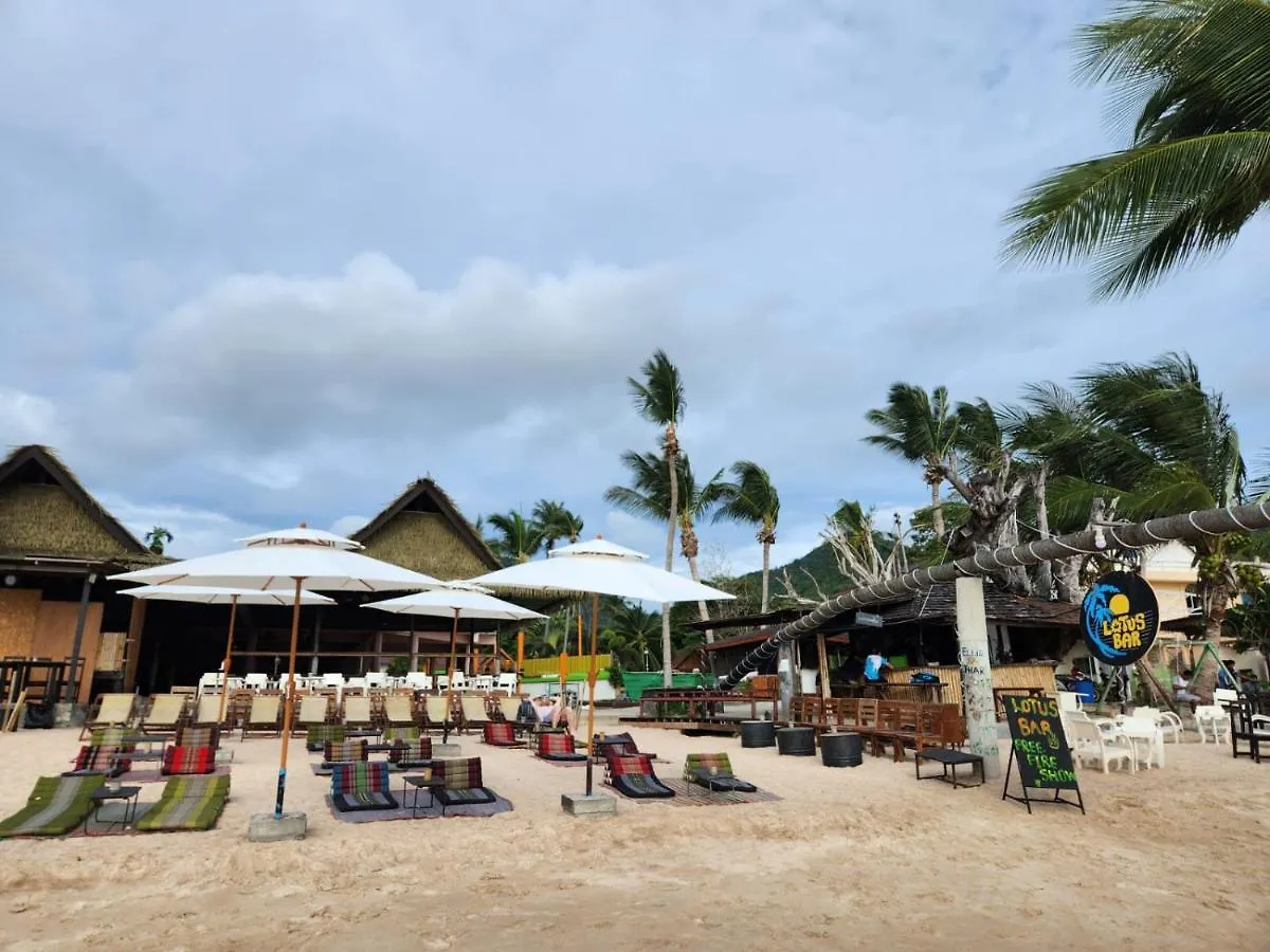 Lotus Party Hostel & Beach Bar Koh Tao