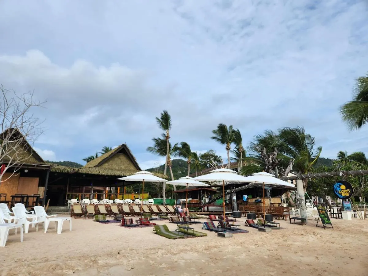 Lotus Party Hostel & Beach Bar Koh Tao