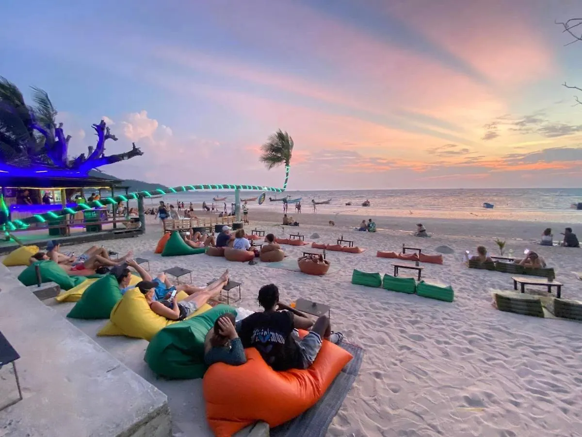 Lotus Party Hostel & Beach Bar Koh Tao Thailand