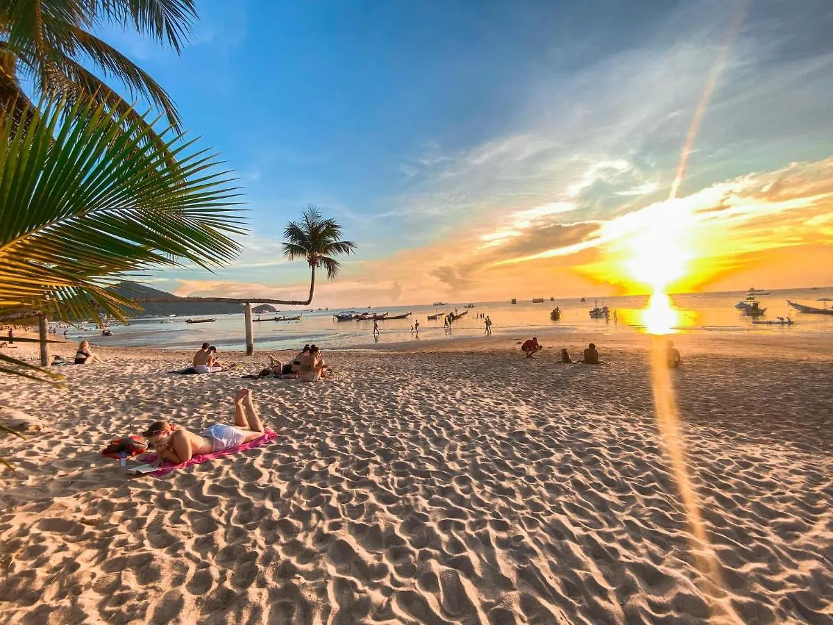 Lotus Party Hostel & Beach Bar location